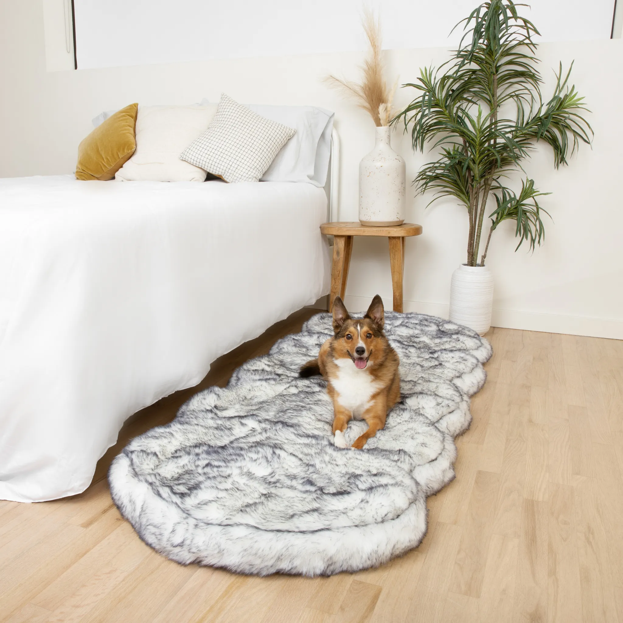 PupRug™ Luxe Orthopedic Runner Bed   Matching Waterproof Blanket  Bundle - Ultra Plush Arctic Fox